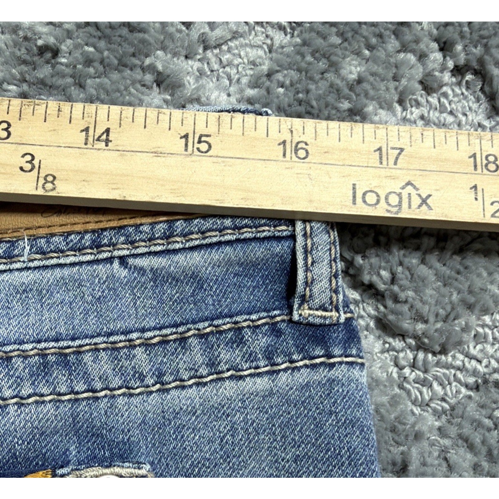 Seven 7 Shorts Womens 10 Midi Denim Medium Wash Pockets Mid Rise Embroidered