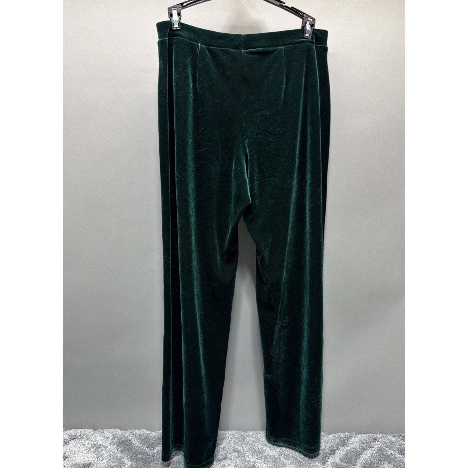JM Collection Velour Pants Size M Comfy Long Green Wide Leg Velvet Slacks