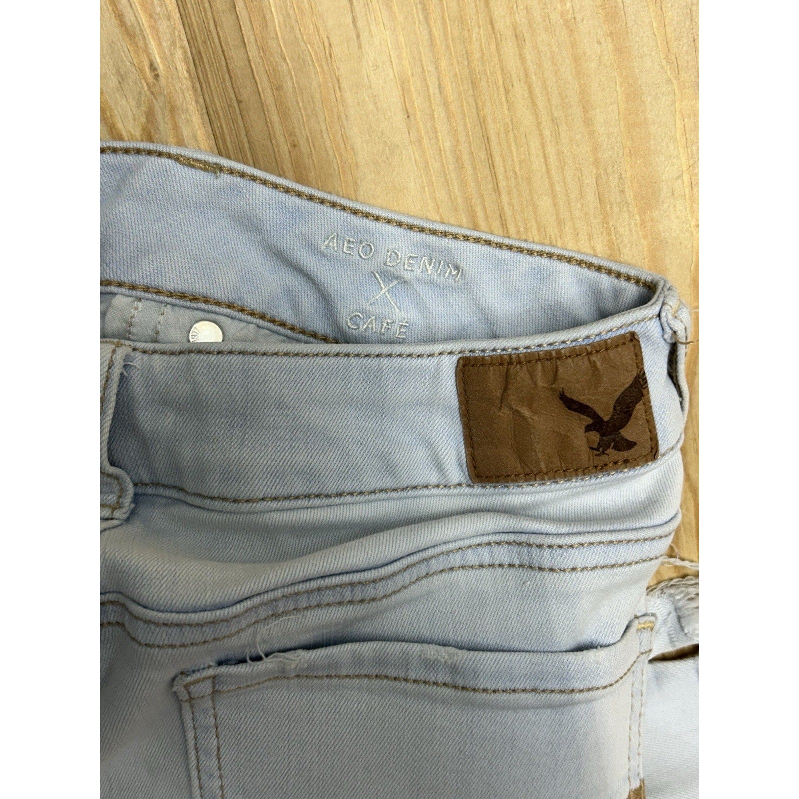 American Eagle Outfitters Midi Denim Light Blue Short Size 4