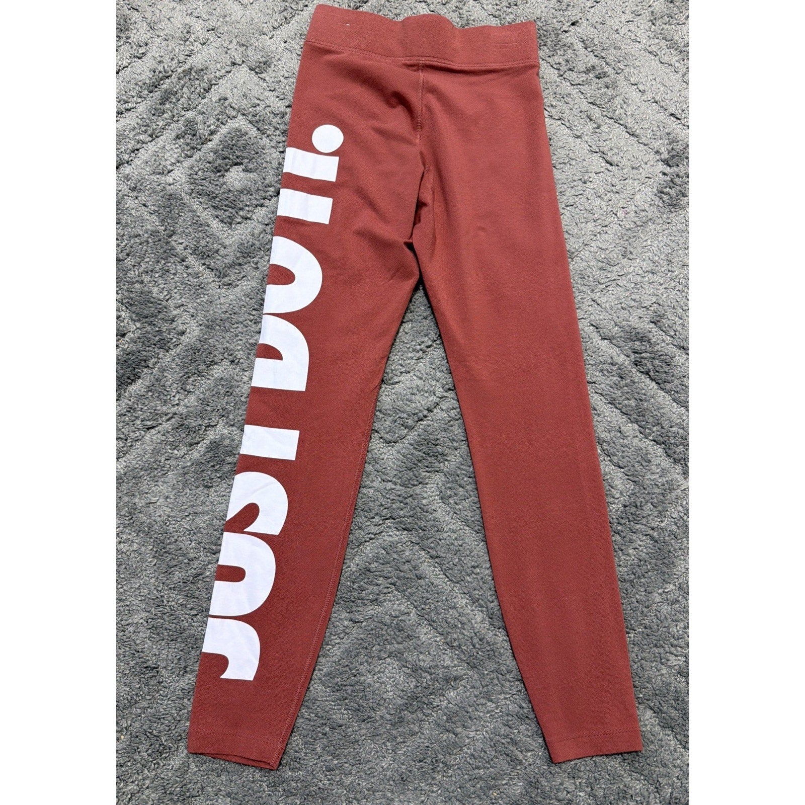 Nike Sportswear Essential Women's High-Rise Leggings Size Small CZ8534-691