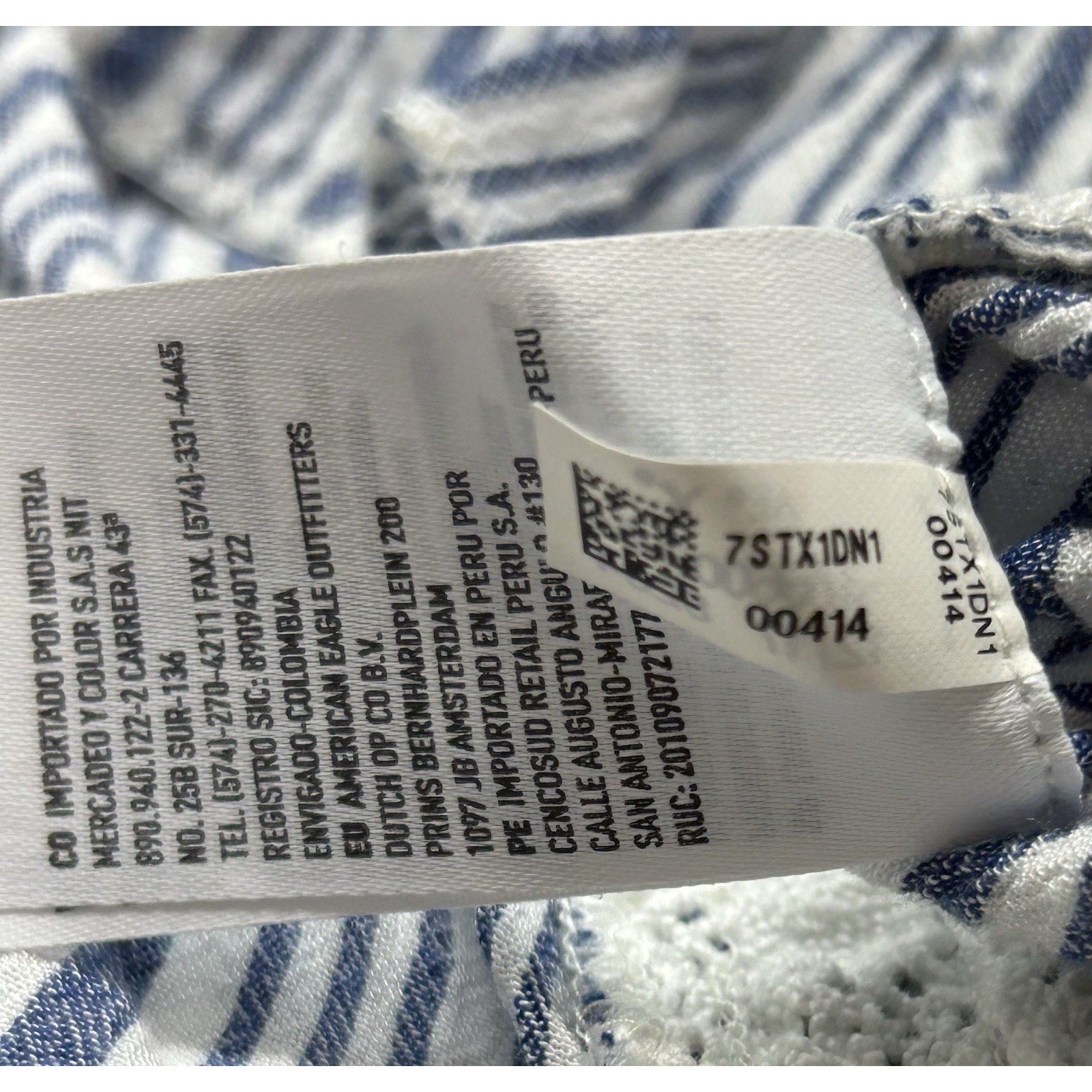 American Eagle Smocked Crop Top Womens Size XS Short Sleeve BLUE White Bohemian.