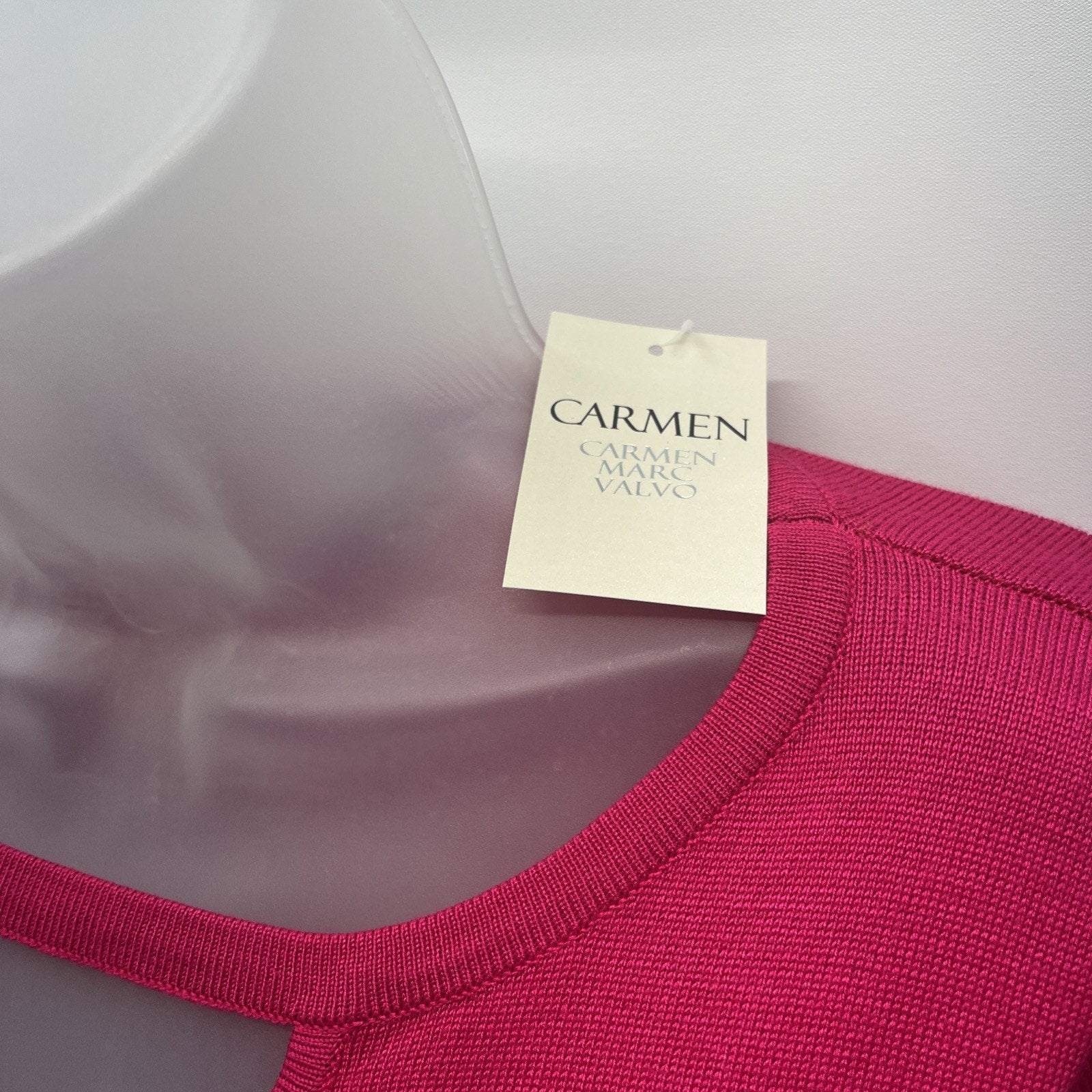 NWT CARMEN MARC VALVO, Size M Pink Ribbed Knit, Top w/Keyhole Neck