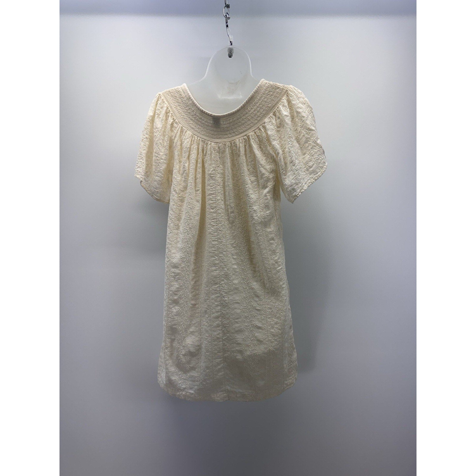 Old Navy Cream Eyelet Smocked Shift Dress Short Sleeve Women’s Size Small