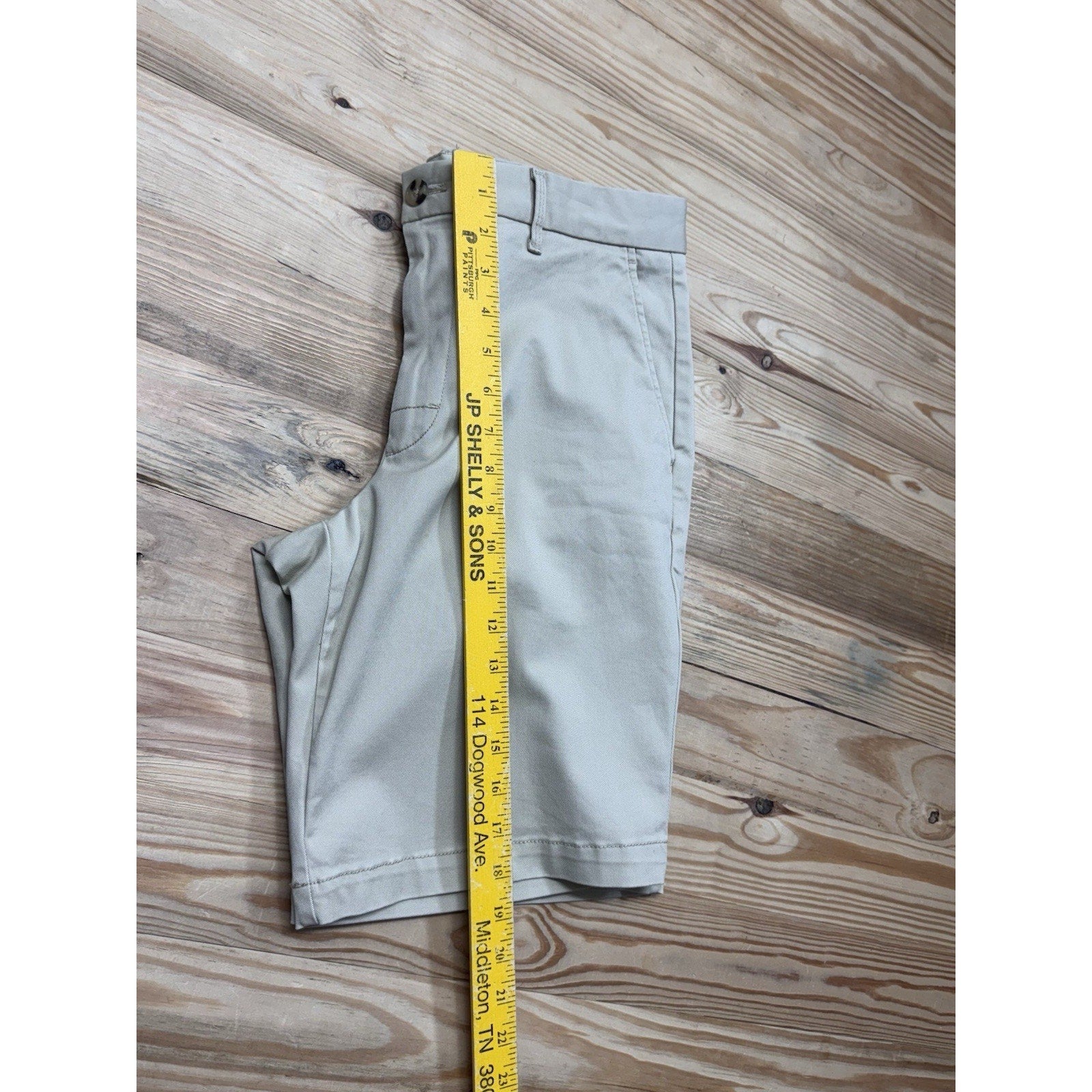 IZOD Saltwater Shorts Stretch Flat Front Relaxed 9.5 Inseam Tan Khaki Men’s 30