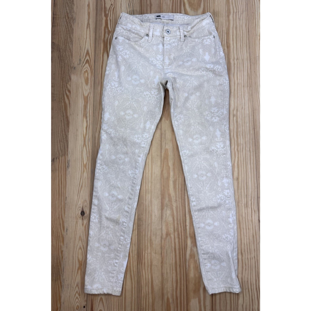 Levi's Size 6M Women’s Legging Jeans Inseam 28” Printed Cream and White