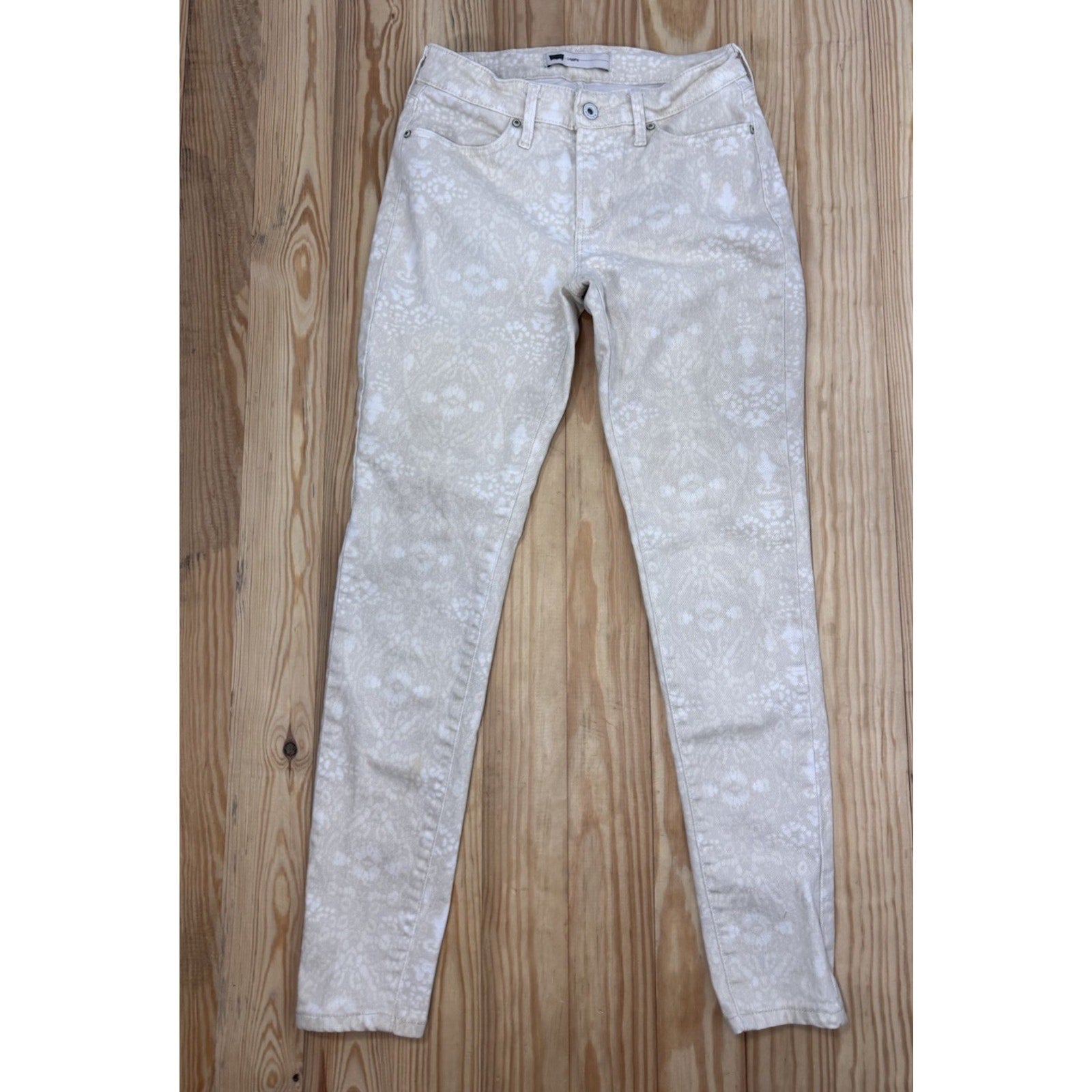 Levi's Size 6M Women’s Legging Jeans Inseam 28” Printed Cream and White