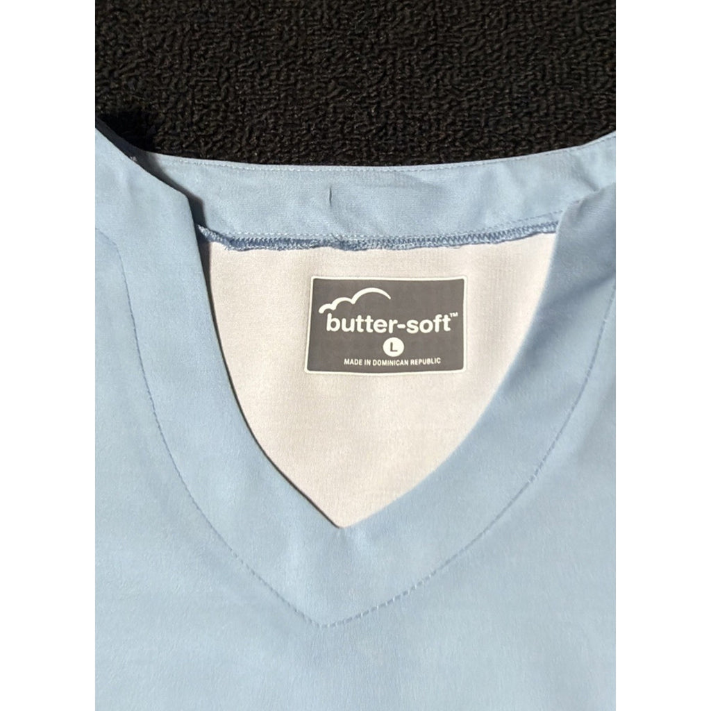 UA Scrubs Butter Soft Women's L Scrub Top Snowflake Blue Winter Christmas Stretc