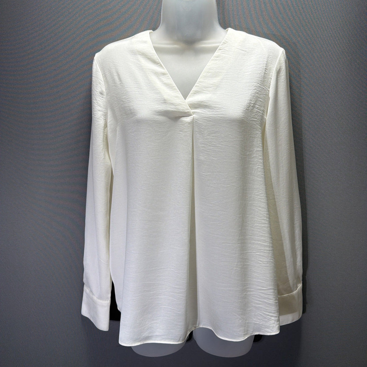 Banana Republic Blouse Womens XS Ivory V Neck Pleat Front Long Sleeve Top NWT