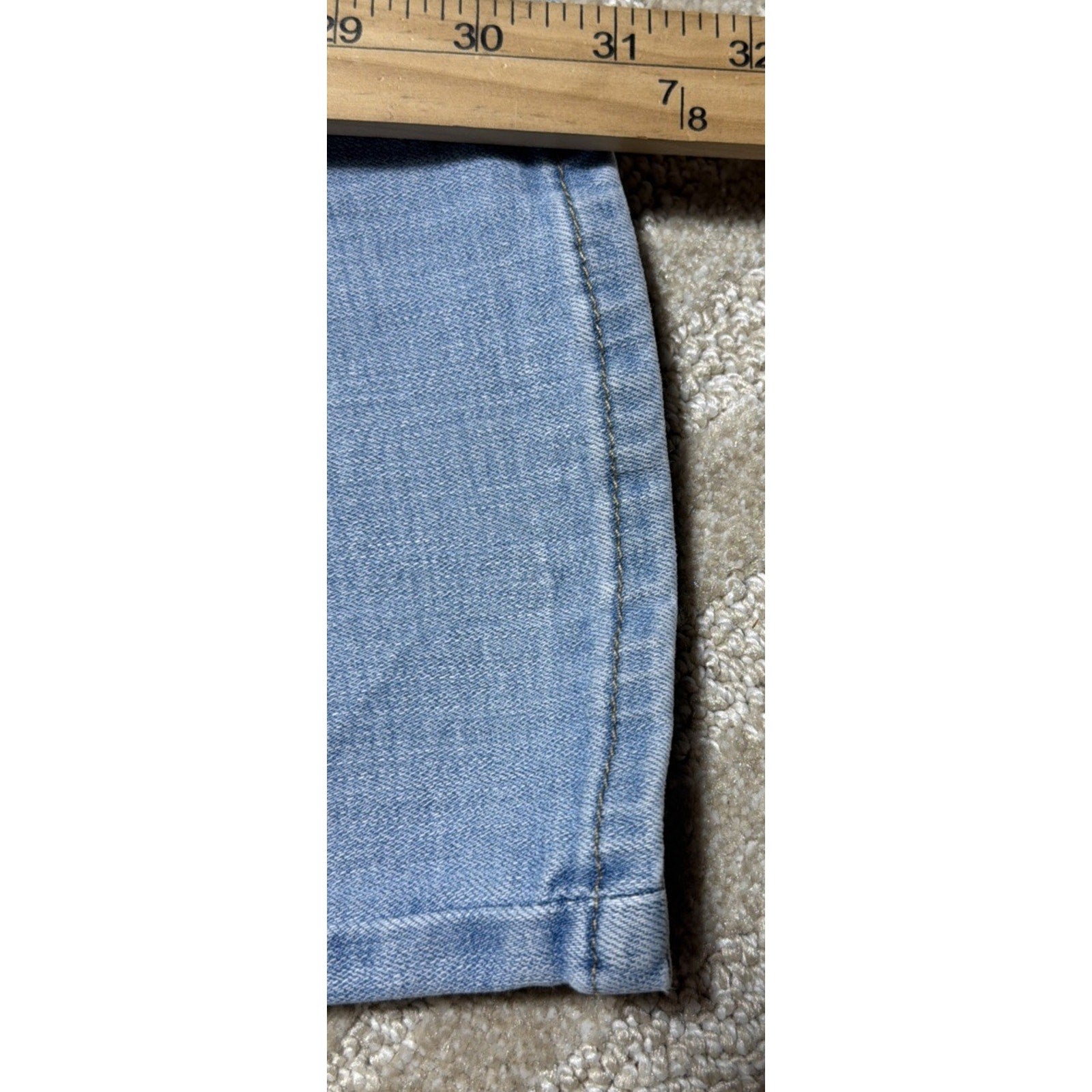 Levi's 314 Shaping Straight Jeans Womens 31 Blue Denim Stretch Light Wash Excell