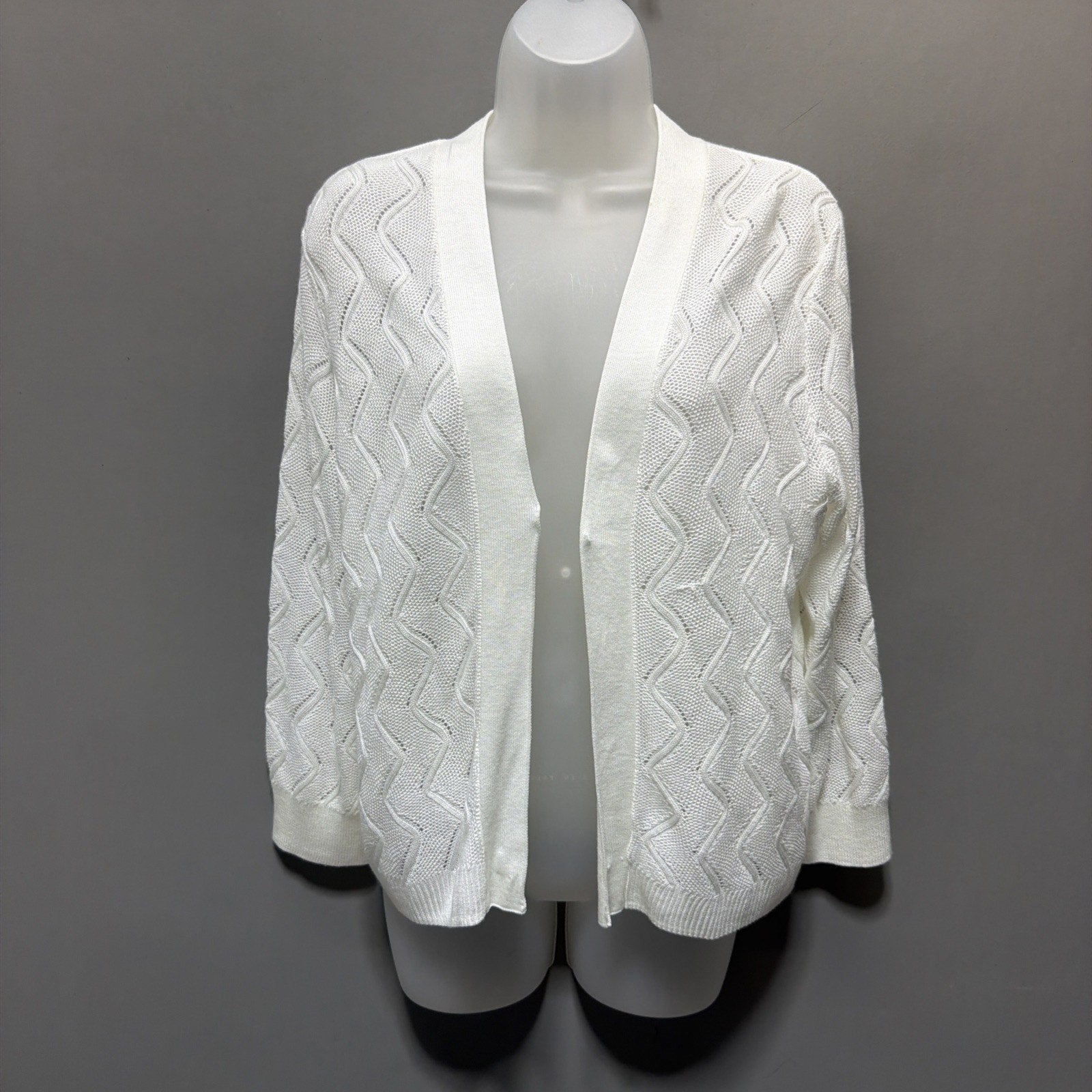CJ Banks Crop Cardigan Shrug Size M Open Front White Acrylic Knit