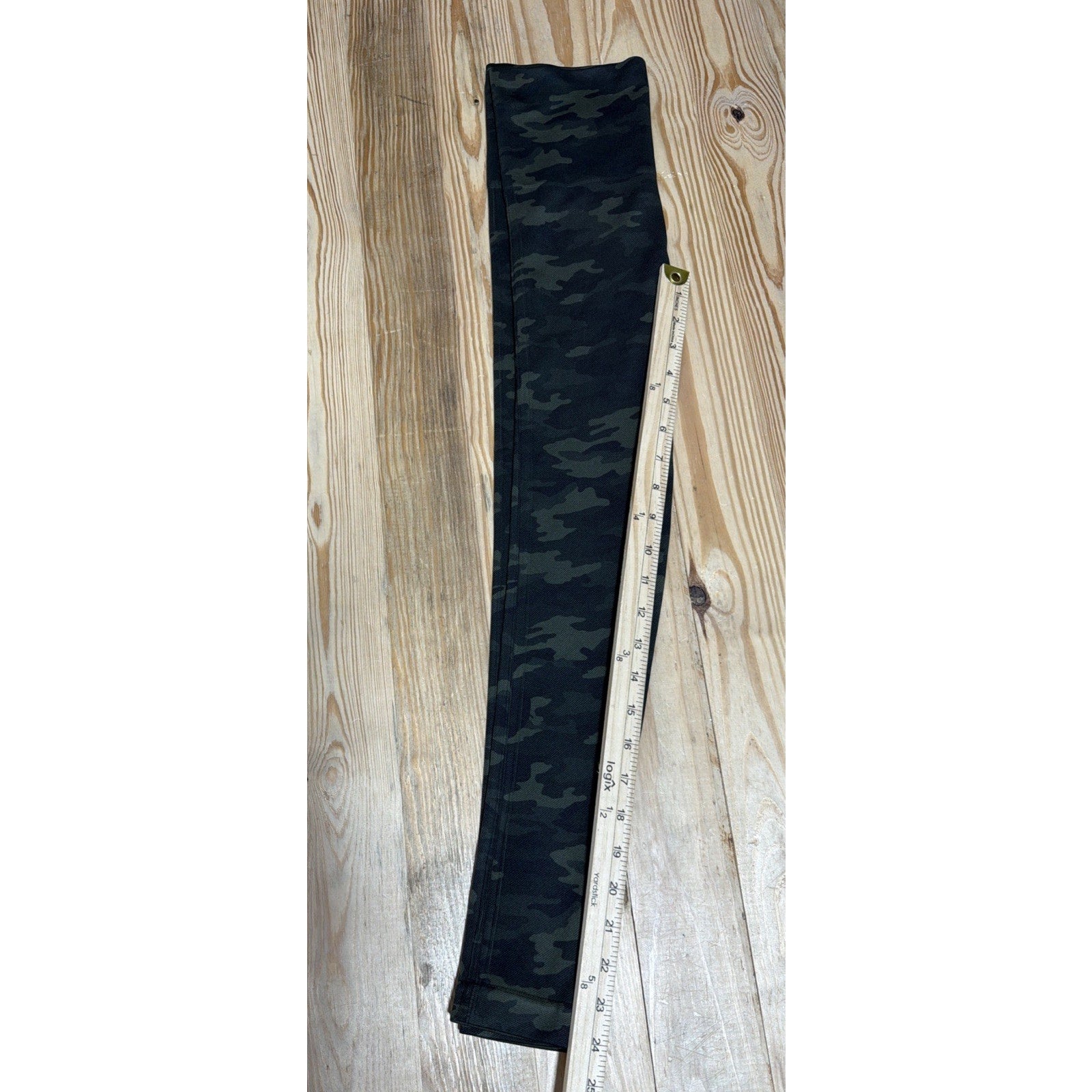 Spanx Look At Me Now Seamless Leggings Green Camo Camouflage Womens Sz S