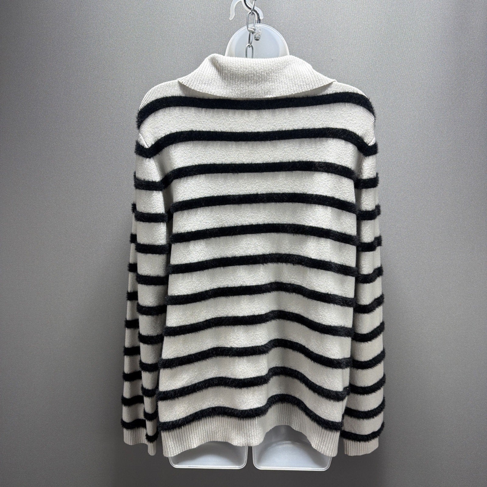 Chico's Women L Gray Striped Eyelash Touch Of Cashmere Buttery Soft Sweater